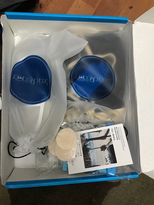 美呆了 小贵 质量没话说 自己实在拍不出这泳衣的美 胸部感觉有露点的危险 好好买了贴 就放心了 包装精美  每款泳衣还有小袋子包着 比以前买的那些袋子看着上档次 方便