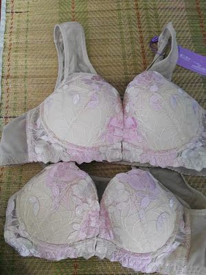 这是第二次购买，衣服质量好，价格适中，物流也很快，会继续购买