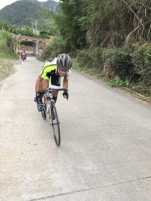 讨论吐槽下烈风自行车怎么样,烈风米兰山地公路自行车好骑吗