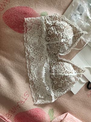 很软很光滑，亲肤，就是比较松的，不知道会不会容易变形