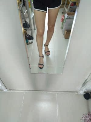 鞋子一开始觉得好像大了,但是穿起来觉得又还可以,刚好,越穿越喜欢,最重要是不磨脚,不磨脚,不磨脚,重要的事情说三遍。哈哈,穿起来很好看呢 鞋子一开始觉得好像大了,但是穿起来觉得又还可以,刚好,越穿越喜欢,最重要是不磨脚,不磨脚,不磨脚,重要的事情说三遍。哈哈,穿起来很好看呢