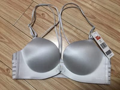 好穿！前扣很聚拢！相信黑色会更性感！只是比较缺浅色的所以没有选黑色的。