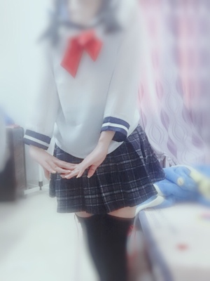 本来想皮着那个胖次表情包上的，奈何系统不给力啊，只好加个裙子，对不住店家小伙伴了，中秋快乐♪٩(&acute;&omega;`)و♪