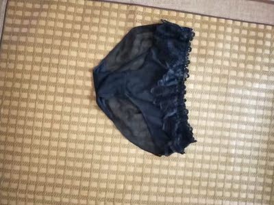 第一图，第二图我喜欢，第三图，第四图，个人不喜欢这两款，买的时候没注意挑选，这不怪店家，款式个人喜欢罢了，总体不错。希望更优惠就好了，蕾丝只能穿那么久，优惠我买更多，每天一件，更花样穿😍😍。