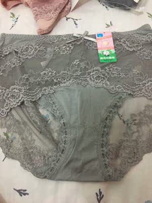 内内很好穿，成为胖子以来买的最舒服的一条内内，生完孩子我是千层蛋糕的肚子，一般漂亮一点的内裤穿起来都会往下滑卷起开尴尬啊！这个弹性又大又舒服腰也高，避免了我这种体型穿内裤的尴尬！还给老公买了几天都很舒服，质量也好。