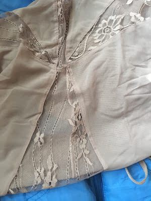 衣服不错比想象中的好很多,很满意好评,物流速度快,很满意!客服服务周到 衣服不错比想象中的好很多,很满意好评,物流速度快,很满意!客服服务周到