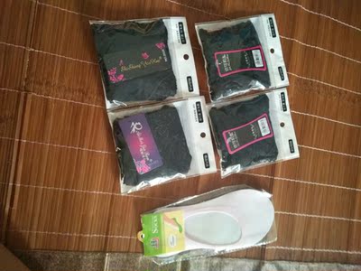 收到了,拆开看了,很喜欢,真不错,值得购买,而且还送了一双袜子! 收到了,拆开看了,很喜欢,真不错,值得购买,而且还送了一双袜子!