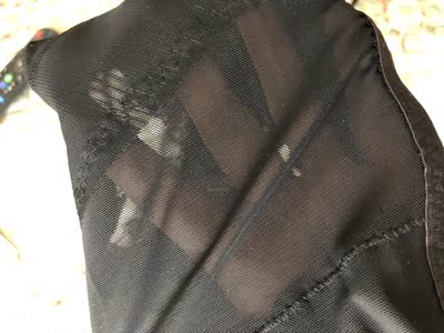 这个宝贝非常满足我的需要，腰部的蕾丝质量很好，高度到肚脐，嗯，面料是网纱的，夏天穿比较透气。号码比69的小一点这款买的xxl，和另外那款的xL大小是一样的。瘦肚子效果很好，推荐购买。