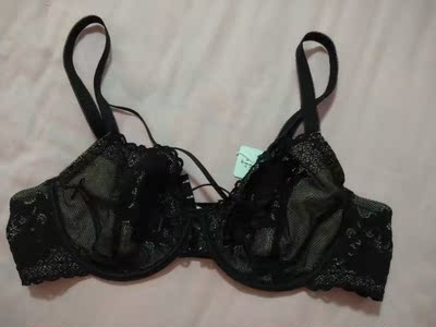 以前都穿爱慕牌第一次购曼妮芬牌，穿上很舒服有型，丰满型人穿上挺美的。大爱，以后还会再购。