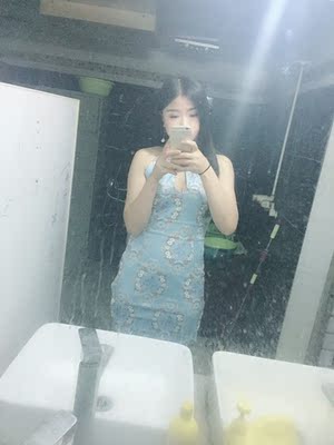 衣服质量很好，款式也漂亮，穿上美美哒！