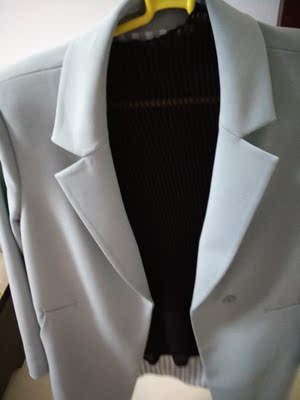 很好，真的太超意外了，有点小性感，但是一点都不露，好看，大爱啊