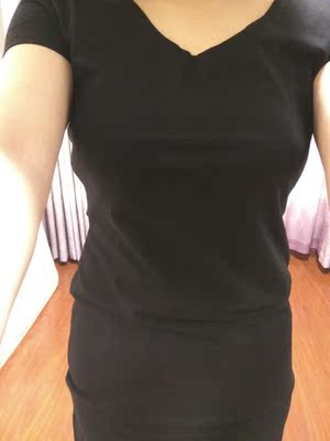 买了第二件了，料子不错，穿上去身材很正，黑色的号码偏小一些，灰色的尺码标准