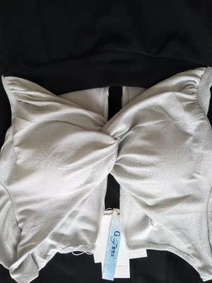 好评，穿上显身材气质好！包装也很高档！妹妹们可以放心购买