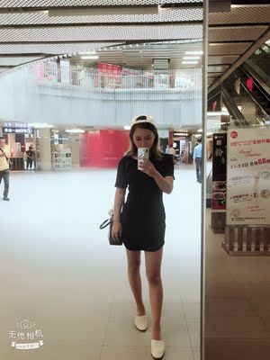 设计上是下了点功夫的、比较能突出身材、质量再下功夫就更完美了！卖家人不错