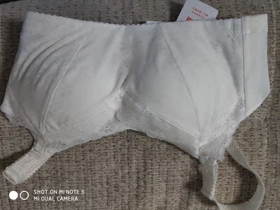 非常好啊，面料柔软款式漂亮，适合小胸妹妹。先试穿几天，如果肩带不下滑，准备多买几件。