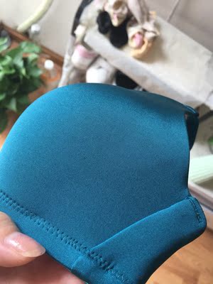 呵呵呵。有瑕疵。我还能说什么？洗也洗不掉。伤心。