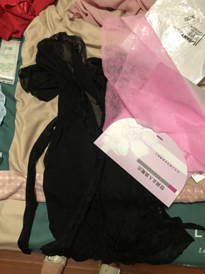 衣服质量不错，穿上很好看，祝卖家生意兴隆