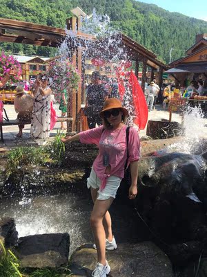 穿着也舒服,拉链设计非常有特点,本人很喜欢,大爱, 穿着也舒服,拉链设计非常有特点,本人很喜欢,大爱,