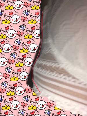 穿一次就发现这个问题了，客服说是正常的。不舒服两边