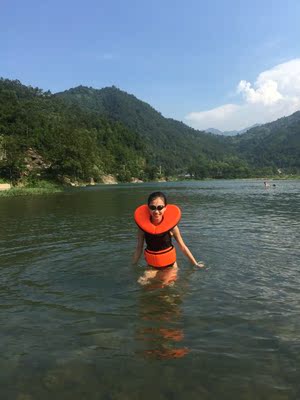 给自己小了很多,看着质量还不错 就留下给女儿穿了 给自己小了很多,看着质量还不错 就留下给女儿穿了