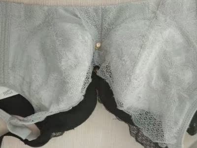 穿了一天，真的太舒服了，既聚拢又无束缚感，也不会移杯。这么 便宜的价格没想到能买到这么超值的内衣，一点不比大牌差。宝贝材质看起来很高档舒适度很好，款式也新颖，颜色很正，是我 想要的感觉。终于找到了一个可以信赖的店铺，客服的态度也超级好，真心推荐购买