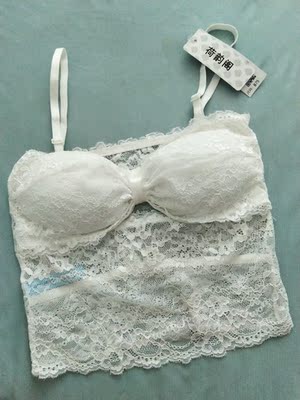 【购物评论】荷韵阁的内衣很棒..价格实惠..设计时尚..质量好..各种蕾丝前扣美背文胸...600多款任你选..已经在这家店买过很多次内衣..每次发朋友圈朋友们都说好看..表示想买..内衣就选荷韵阁你值得拥有..