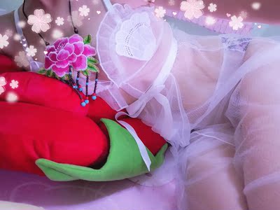 白色很仙很仙，两个颜色都喜欢，各有各的风味，特别喜欢