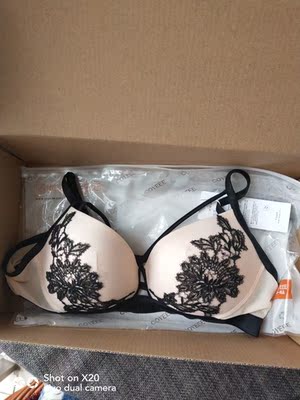 非常愉快的一次购物,宝贝款式很漂亮哦,面料也很舒服,无色差,客服小姐姐态度也很好,很耐心!赞赞赞 非常愉快的一次购物,宝贝款式很漂亮哦,面料也很舒服,无色差,客服小姐姐态度也很好,很耐心!赞赞赞