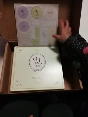 客服推荐的尺码刚刚好。包装也很好还有贴纸作小礼物 客服推荐的尺码刚刚好。包装也很好还有贴纸作小礼物