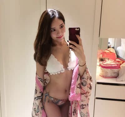 我觉得更适合小胸。小胸应该能穿出欧美范来！但真的好看、