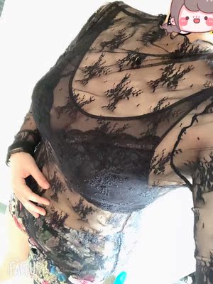 惊喜哦，这质量真的是物超所值啊，30来块钱能买到那么舒服的料子真的很不错，很柔软，贴身穿一点不扎皮肤的，用来打底配衣服的，不过第一次清洗的时候会褪颜色，到手后要单独清洗干净哦，清洗干净后就不会褪了，总之洗净后上身棒棒哒