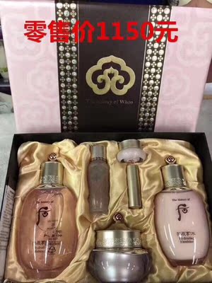 🏆到底面膜该不该洗，再次科普下 &hellip;⬇ 每个人的肤质不一样、所以不能一概而论！以下三点记住，敷面膜就不纠结了。 　➊敷完面膜后脸上的精华液干了，脸部出现粘稠感说明皮肤在排泄一些叫酸或脂质的东西，以洗掉为佳; 　➋如果面膜拿掉后清清爽爽，稍微按摩后精华充分吸收掉了，即可以免洗; 　➌如果你是敏感肌、痘痘肌，建议所有面膜敷完清洗，以免脸部环境营养过剩