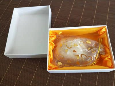 超棒的！用了两天都非常粘，一开始还怕出太多汗会掉，没想到粘的牢牢哒~ 而且聚拢效果棒棒哒~最主要的是穿后皮肤不会痒不会过敏哦，宝宝们可以放心购买！