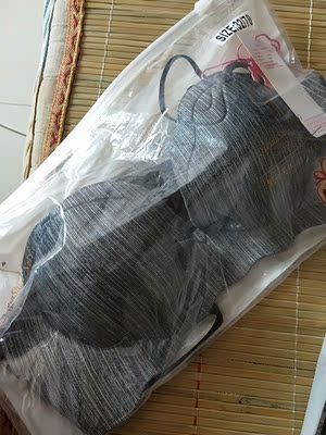 内衣收到了,很好很满意,质量还是精品货,真没 想到这么好的内衣 内衣收到了,很好很满意,质量还是精品货,真没 想到这么好的内衣