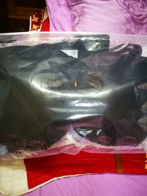 收到货了质量非常好，与卖家描述的超级一致呀，我很喜欢，爱不释手，比预想中的更加惊喜，发货速度很快，包装也很仔细。物流速度也很快，快递小哥态度也很好，卖家人很好，客服有问必答态度很好呀！！这是很满意的一次购物体验，还回再回购的，值得购买。