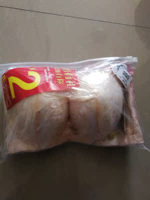 已经收到文胸一段时间了。因为比较忙，没有及时评价，文胸试穿了，刚刚好，而且穿着很舒服，没有勒或者硬的感觉，而且美背款的蕾丝很柔软，唯一一点就是对于我来说还是偏厚了，因为现在是夏天，穿着有有点闷热，要是海绵再薄一些就更完美了。