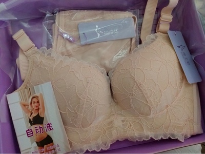 上次买了另外一款的，这次买多一件这个蕾丝款，第二次购买了，质量很好很喜欢