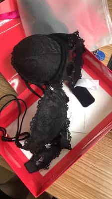 料子柔软，款式很好看，码数也正，试穿了下比较不错。