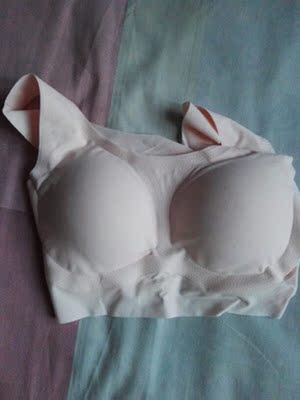 收到后就试穿过了，很舒适、很透气、很亲肤。还参加了店铺满赠活动，送了一个内衣洗衣袋和一条底裤，非常满意！