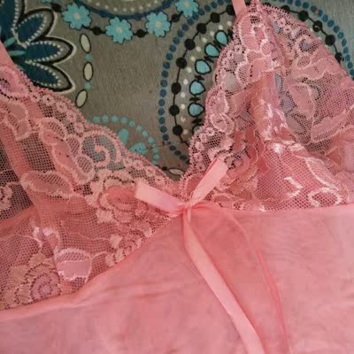 尺码合适，手感也还行的。很性感的睡裙，丁字裤不适应，就放着了