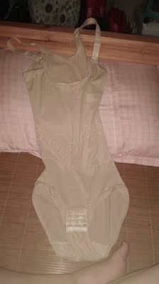 很满意    本来以为s码会小了    但是一点都不小   刚刚好   而且还很透气很轻薄    一点都不紧绷   穿上之后肚子立马小了一圈     很不错   喜欢的可以下手噢😊