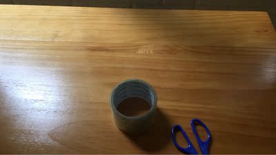 是实木的,重量很扎实。很有质改,整体很漂亮,还有顺丰快递非常好。搬到家里来了 是实木的,重量很扎实。很有质改,整体很漂亮,还有顺丰快递非常好。搬到家里来了