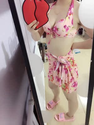 挺不错的，都挺好的，决定留下了，就是自己有点平胸，但是穿着还好