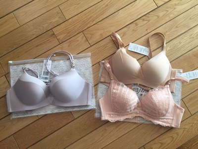 试穿了很舒服尺码正好不大不小 试穿了很舒服尺码正好不大不小