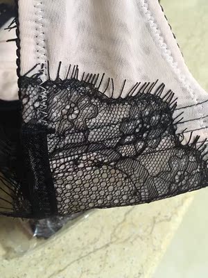 细节都做的很好啊,这个睫毛蕾丝真的很软,内里布料很舒服,包装整个粉嫩嫩很少女!喜欢喜欢,穿一段时间来追评。 细节都做的很好啊,这个睫毛蕾丝真的很软,内里布料很舒服,包装整个粉嫩嫩很少女!喜欢喜欢,穿一段时间来追评。