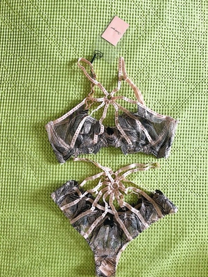 穿上贼性感，老公都看直了。