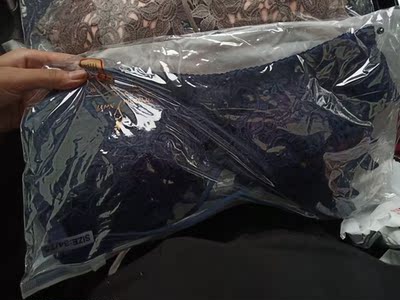 很好看，物流也快，我很喜欢，大小也合适，很性感！！喜欢的不得了