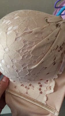 好洗，不易变形，搭配夏天的裙子太棒了👏