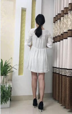 衣服收到后，很惊喜，比想象中要好很多，质地柔软，款式时尚，颜色亮丽，衣服薄厚适中，大小正好，喜欢，给个好评