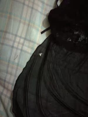 **，破这大个洞，怎么穿嘛，发货前就不能检查一下吗